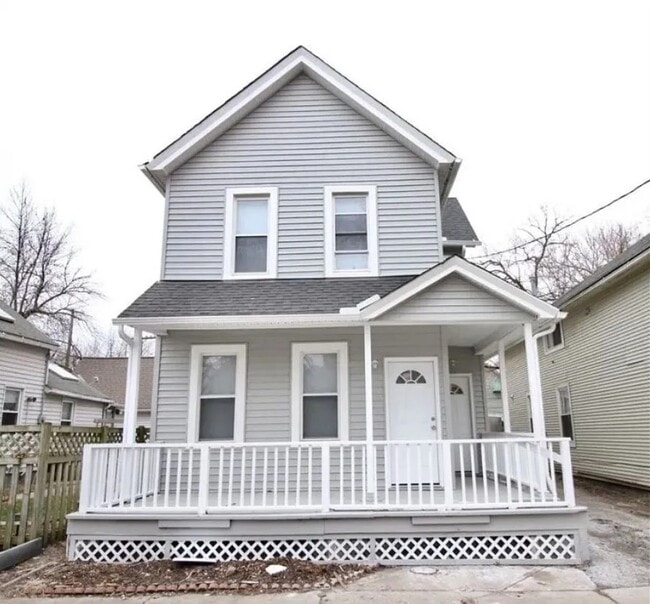 Building Photo - 1939 W 52nd St Unit upper