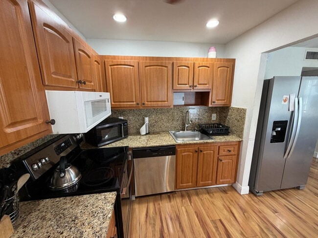 Photo - 335 Tuscany Ln Unit 335