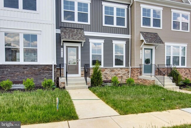 Photo - 2013 Twisted Oak Pl