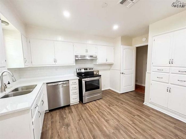 Photo - 1514 Christine Rd