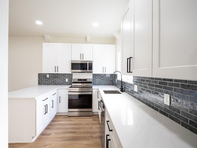 Photo - 210 Mockingbird Ln W Unidad 2 Rental