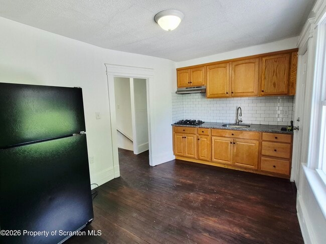 Photo - 215 Taft St