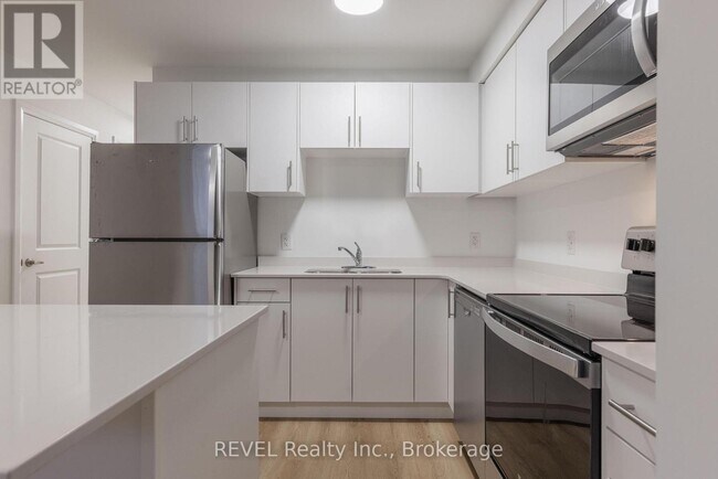 Photo - 35 Southworth St N