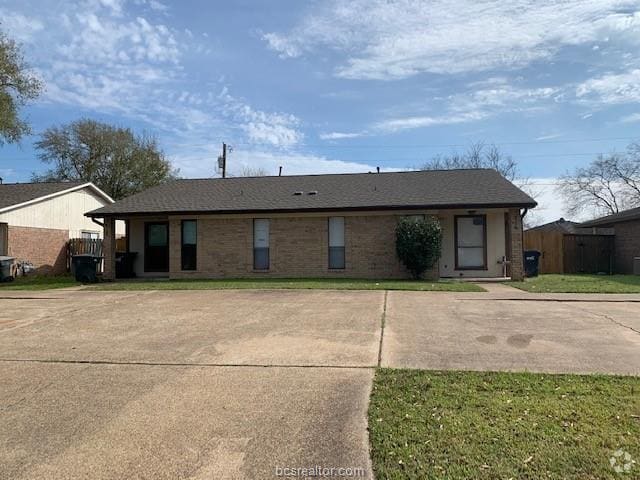Building Photo - 718 San Saba Dr Rental