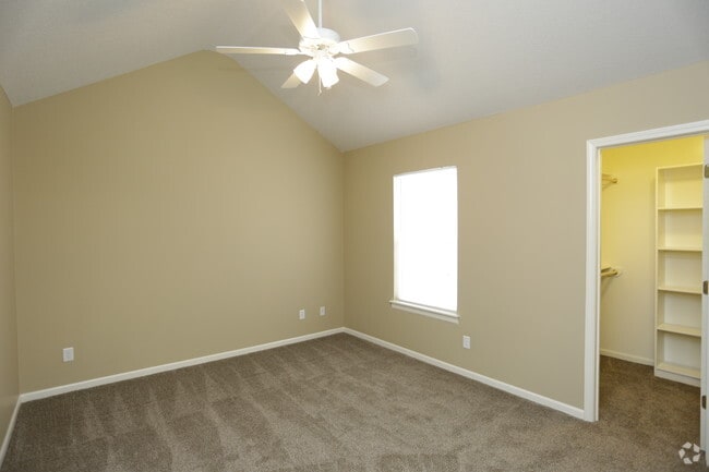 3BR, 2.5BA - 1450 SF