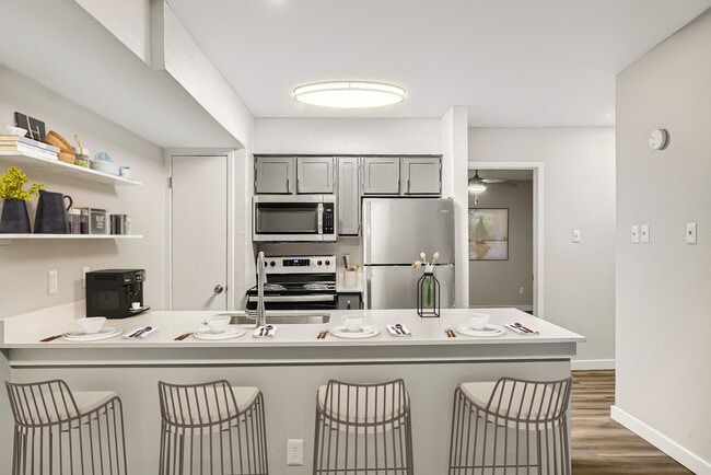 Building Photo - Rochelle Plaza Rental
