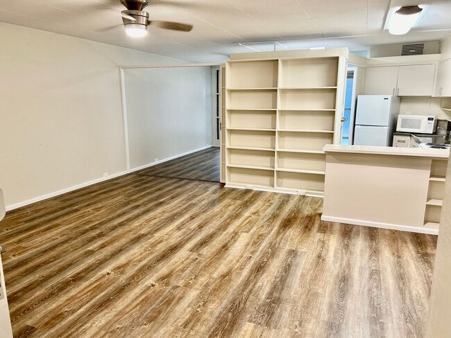 Photo - Tropic Seas one bdrm., one bath apartment, Oceanfront property, by Diamond Head and Kapiolani Park! Unit 103