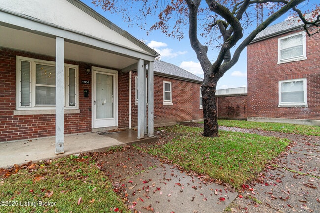 Building Photo - 1704 De Soto Terrace