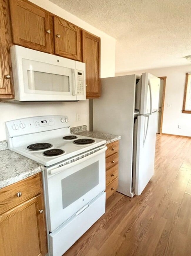 Photo - Available Now 2 Bedroom 1 Bath Single Family Home in Waite Park