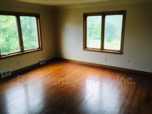 Photo - 1250 Jessamine Ave E Unidad #2