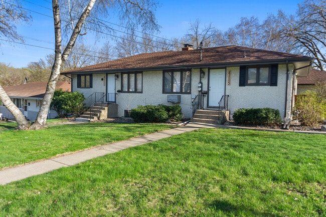 Photo - 4115 Lowry Ave N Unidad 4111