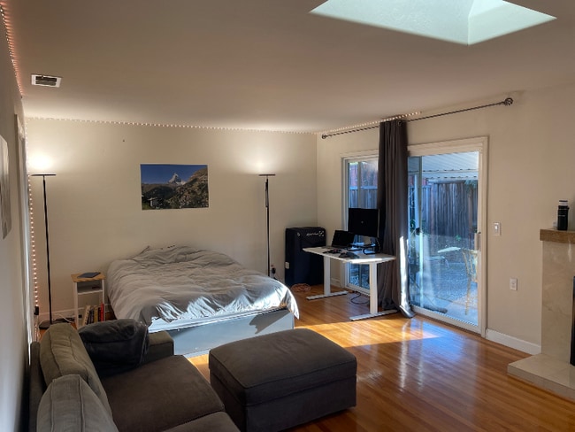 Photo - 875 September Dr