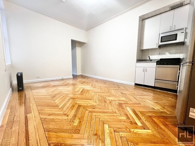 Photo - WEST 13 STREET Unit 59