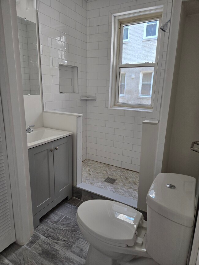 Photo - 1185 Commonwealth Ave Unidad 2