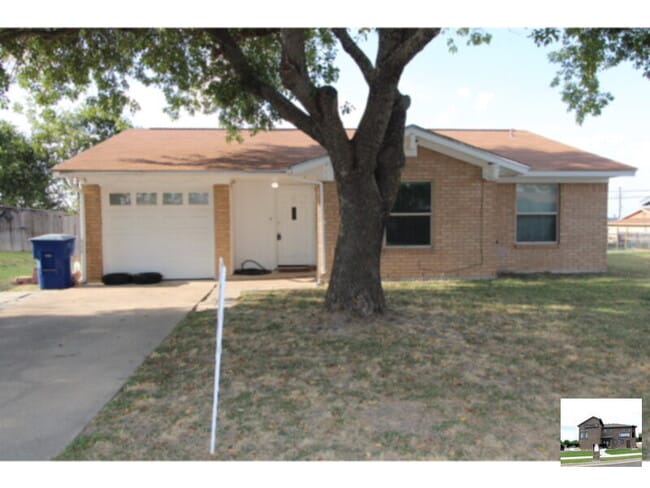 Building Photo - 905 N 19th St