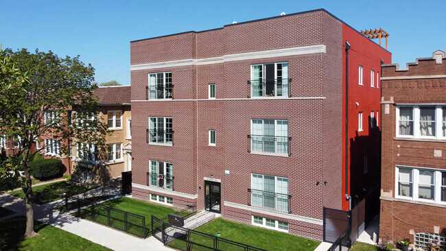 Building Photo - 3329 N Avers Ave Rental