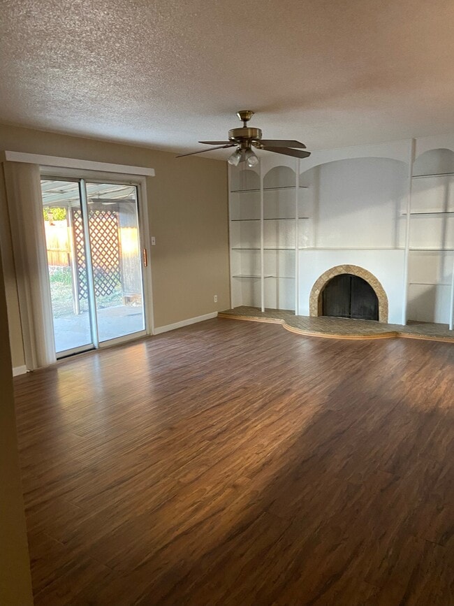 507 W San Jose Ave