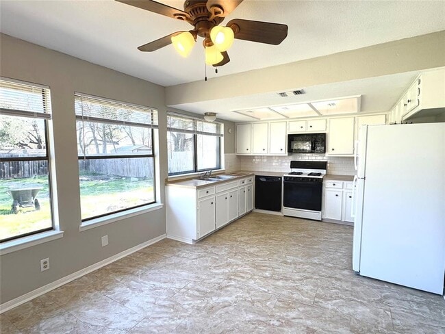 Photo - 3419 Lonesome Trail