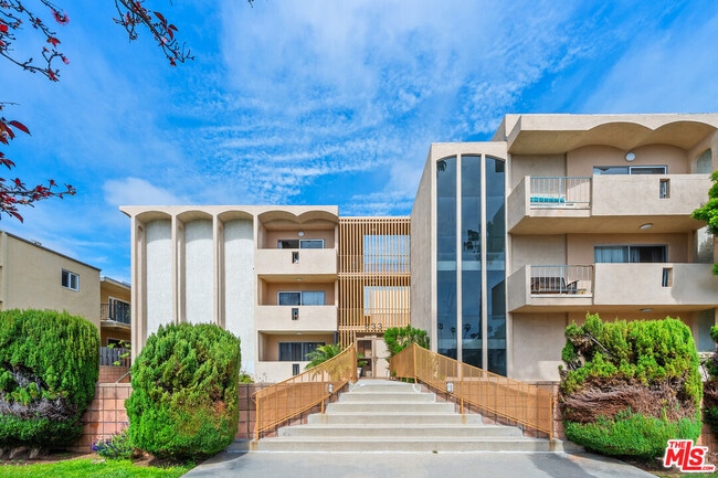 Photo - 833 5th St Unit 203