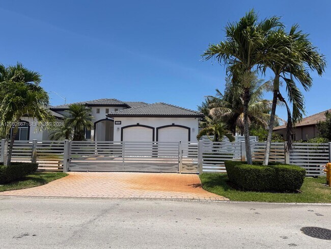Building Photo - 18405 SW 132nd Ave Unit 18405