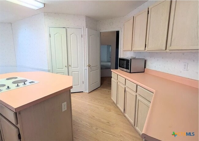 1428 Devin Dr