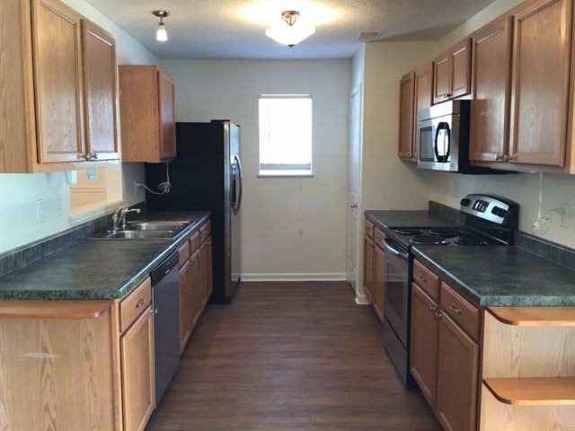 Photo - 323 Aberdeen Cir