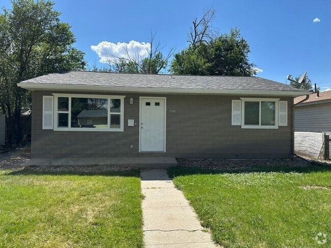 Building Photo - Fully Remodeled Two Bedroom Home