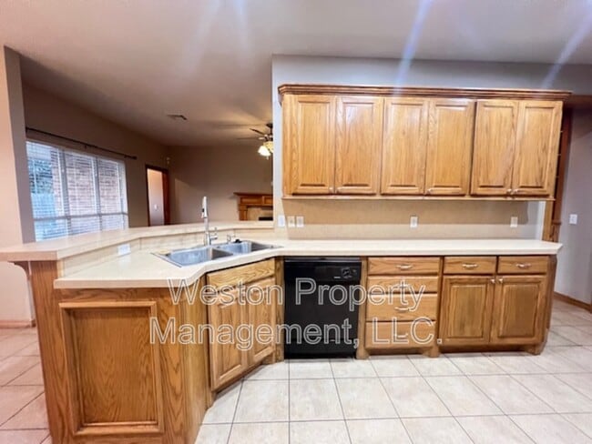 Photo - 701 N Ponderosa Way