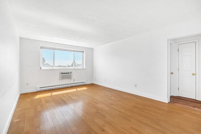 Photo - 326 Broadway Unit 15