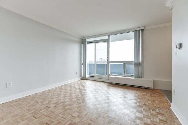 Building Photo - Prince Arthur Unit 01602