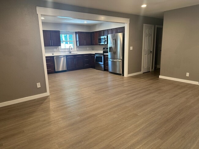 Photo - 5 bedroom 2 1/2 bath home for rent