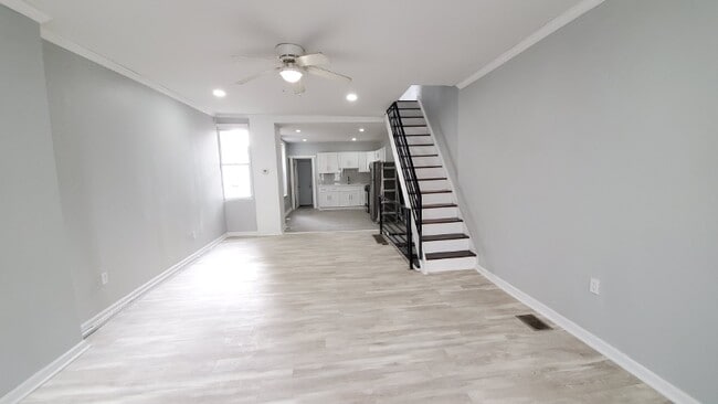 Photo - 1918 E Lippincott St