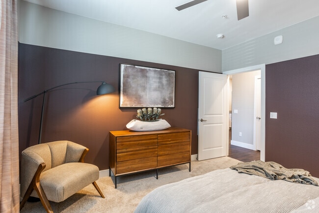 1BR, 1BA - 737SF - Bedroom