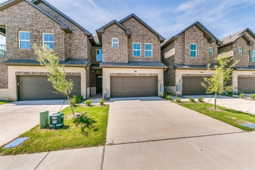 Photo - 2422 Ash Ln