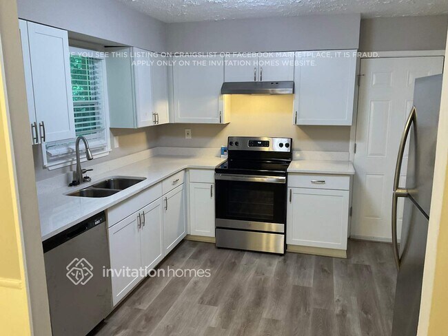 Photo - 590 Kenridge Cir