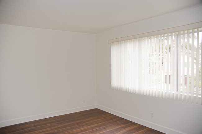 Photo - 540 Avenue C Unit F2