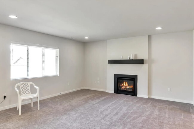 Photo - 8627 54th St NE