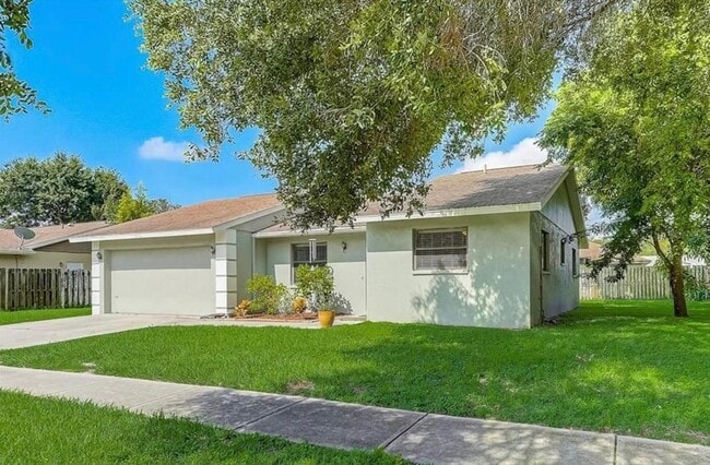 Building Photo - 2462 Briar Oak Cir