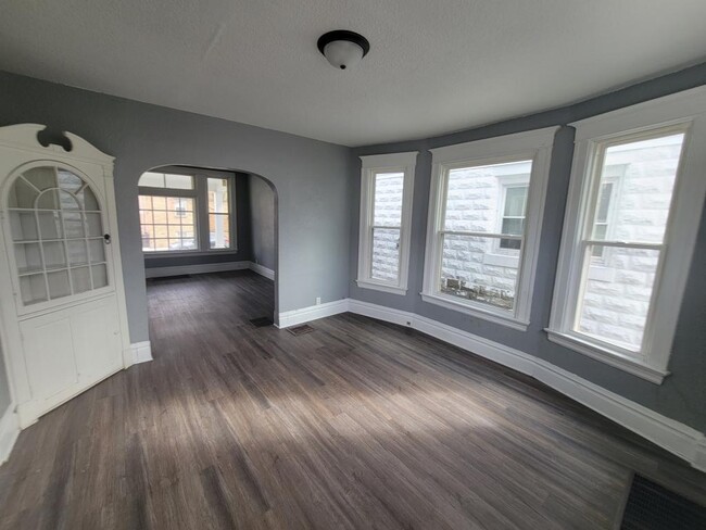 Photo - 1115 Maple Ave