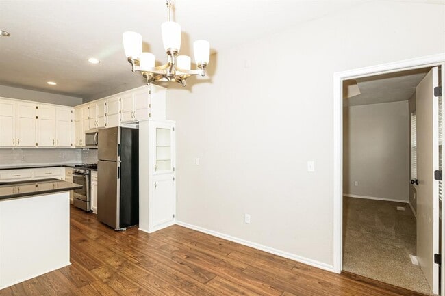 Photo - 703 Badger St NE