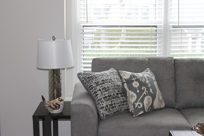 Photo - 7245 Meeting St