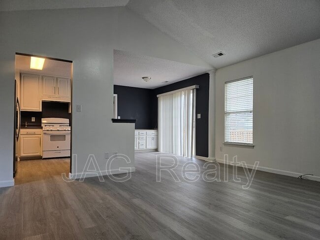 Photo - 1142 Stallings Rd