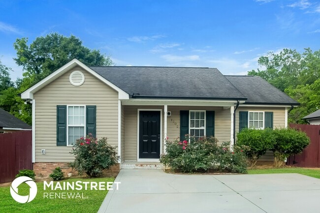 Building Photo - 1102 Skyland St