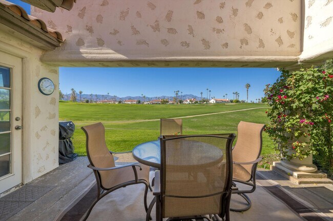 Photo - 259 Vista Royale Cir W