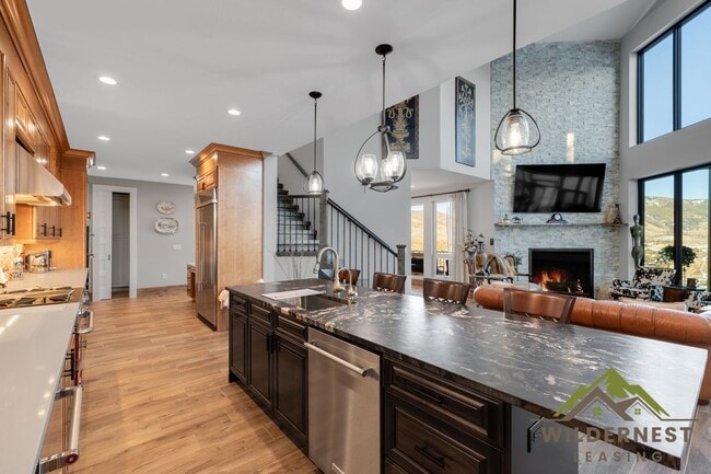 Photo - Stunning Luxury Mountain Home with Panoramic Views