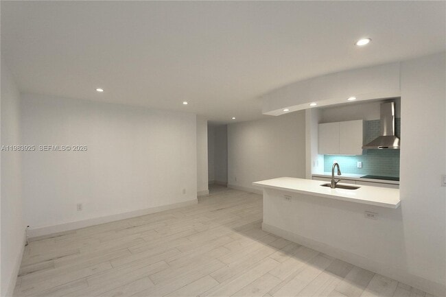 Photo - 1021 Michigan Ave Unidad 8