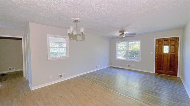 Photo - 122 Barnesville Rd