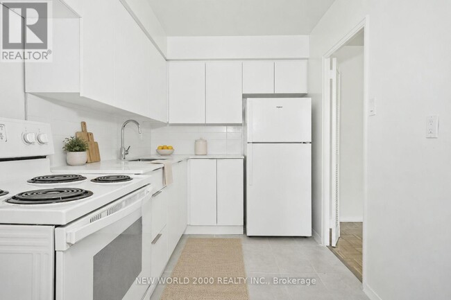 Photo - 33 Erskine Ave Unit 308