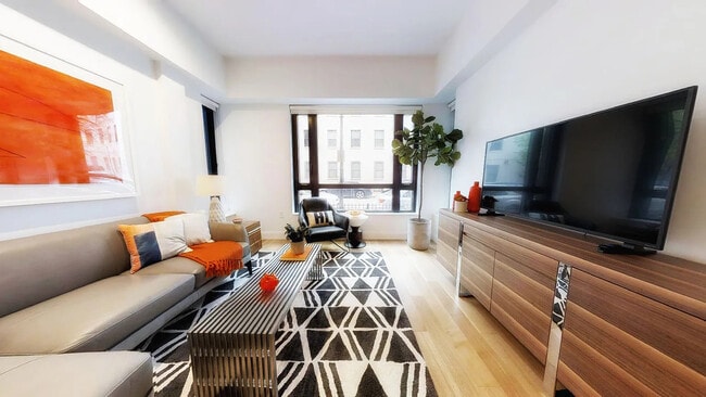 Photo - 540 W 114th St Unit 3