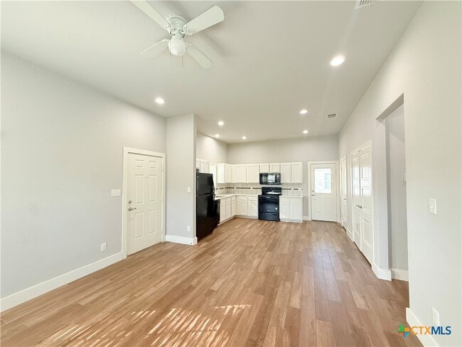 Photo - 1128 Magnolia St